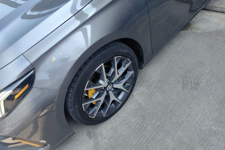 Used GAC Trumpchi EMPOW 2021 270T DCT J16 Version Left Front Wheel Hub