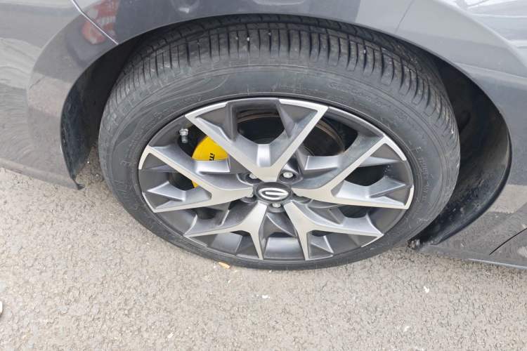 Used GAC Trumpchi EMPOW 2021 270T DCT J15 Version Left Front Wheel Hub