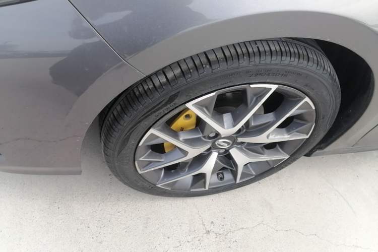 Used GAC Trumpchi EMPOW 2021 270T DCT J15 Version Left Front Wheel Hub