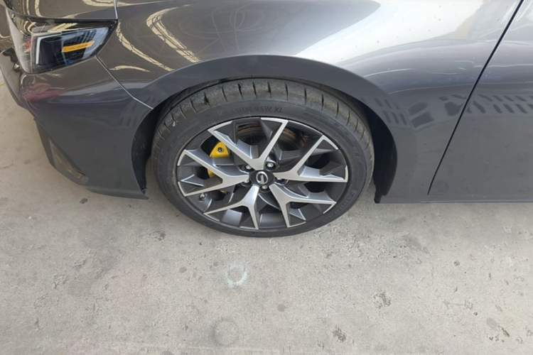 Used GAC Trumpchi EMPOW 2021 270T DCT J15 Version Left Front Wheel Hub