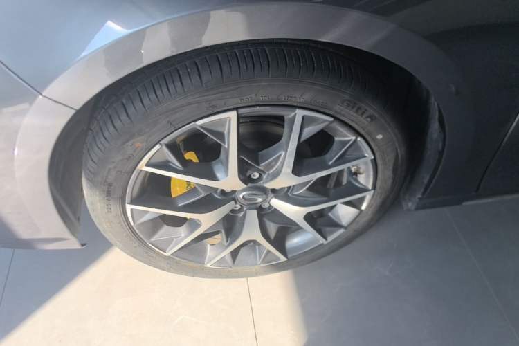 Used GAC Trumpchi EMPOW 2021 270T DCT J15 Version Left Front Wheel Hub