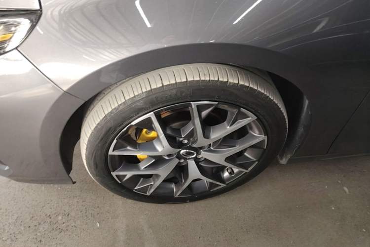 Used GAC Trumpchi EMPOW 2021 270T DCT J16 Version Left Front Wheel Hub