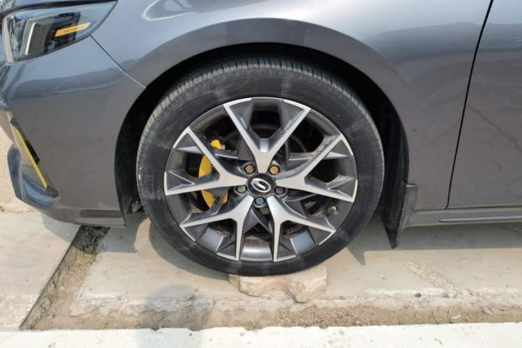 Used GAC Trumpchi EMPOW 2021 270T DCT J16 Version Left Front Wheel Hub