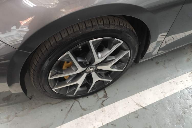 Used GAC Trumpchi EMPOW 2021 270T DCT J15 Version Left Front Wheel Hub