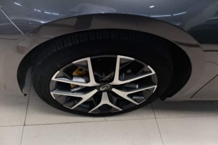 Used GAC Trumpchi EMPOW 2021 270T DCT J16 Version Left Front Wheel Hub