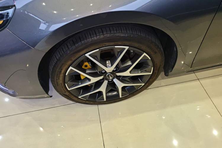 Used GAC Trumpchi EMPOW 2021 270T DCT J16 Version Left Front Wheel Hub