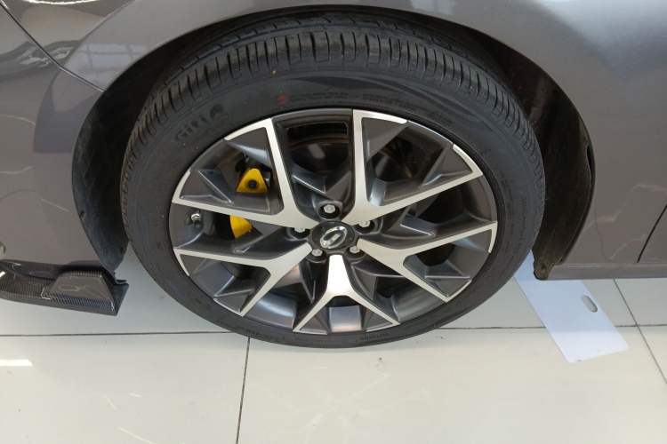 Used GAC Trumpchi EMPOW 2021 270T DCT J16 Version Left Front Wheel Hub