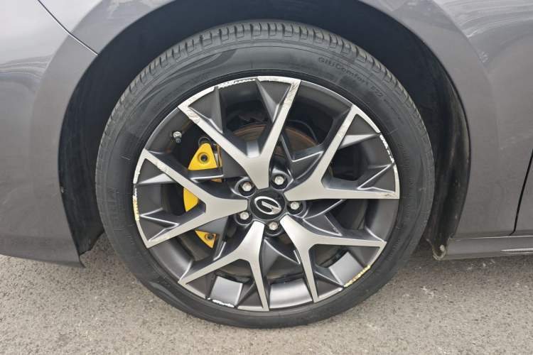 Used GAC Trumpchi EMPOW 2021 270T DCT J15 Version Left Front Wheel Hub