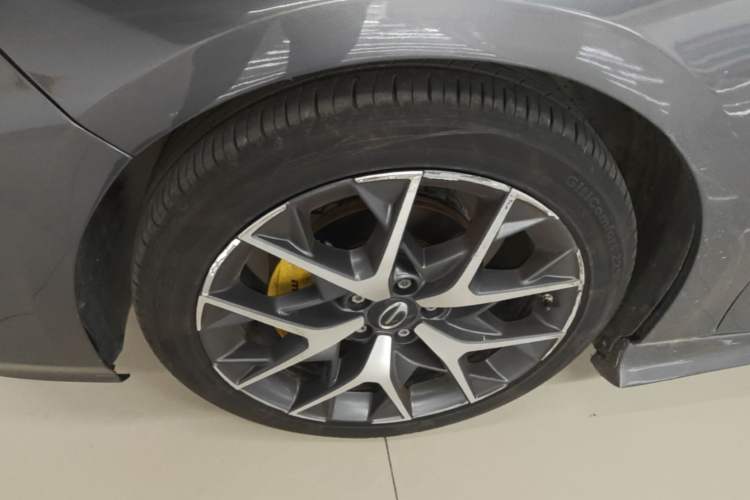 Used GAC Trumpchi EMPOW 2021 270T DCT J16 Version Left Front Wheel Hub