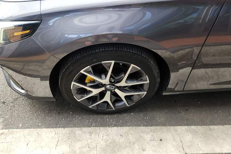 Used GAC Trumpchi EMPOW 2021 270T DCT J16 Version Left Front Wheel Hub