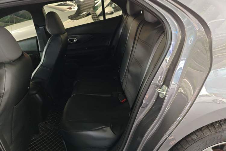 Used GAC Trumpchi EMPOW 2021 270T DCT J10 Flying Man Edition Left Rear Seat