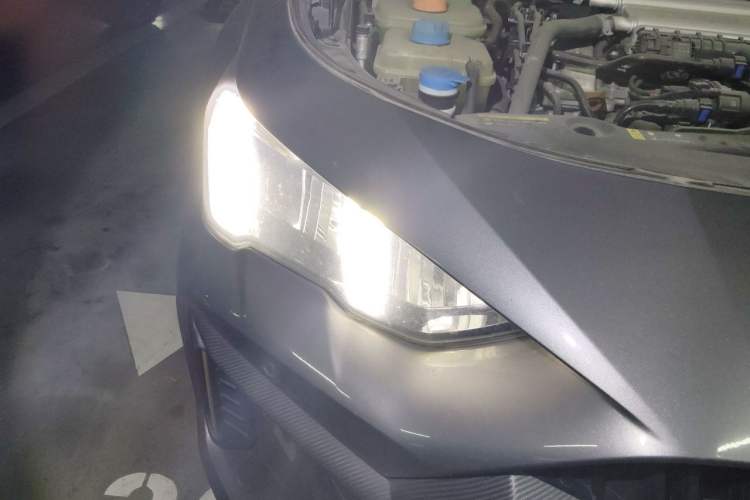 Used GAC Trumpchi EMPOW 2021 270T DCT J16 Version Right Front Headlight