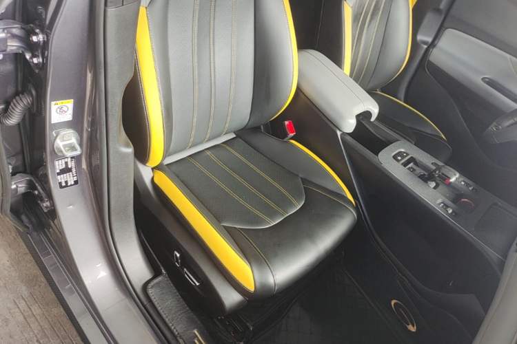 Used GAC Trumpchi EMPOW 2021 270T DCT J16 Version Right Front Seat