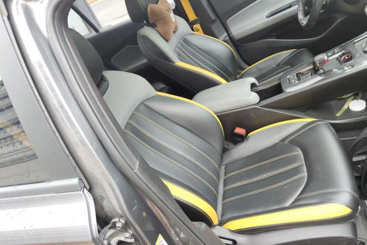 Used GAC Trumpchi EMPOW 2021 270T DCT J15 Version Right Front Seat