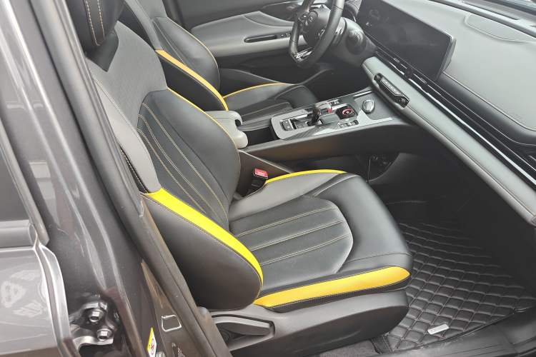 Used GAC Trumpchi EMPOW 2021 270T DCT J15 Version Right Front Seat