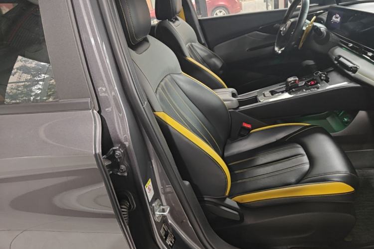 Used GAC Trumpchi EMPOW 2021 270T DCT J15 Version Right Front Seat