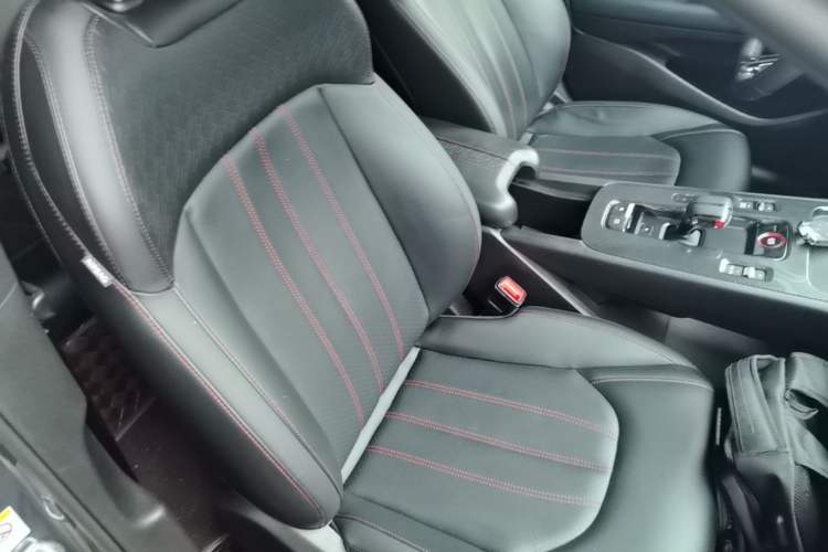 Used GAC Trumpchi EMPOW 2021 270T DCT J16 Version Right Front Seat