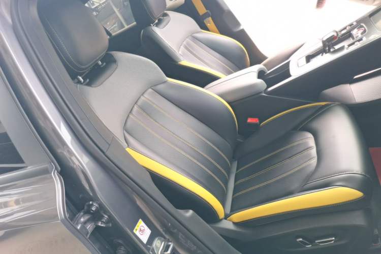 Used GAC Trumpchi EMPOW 2021 270T DCT J16 Version Right Front Seat
