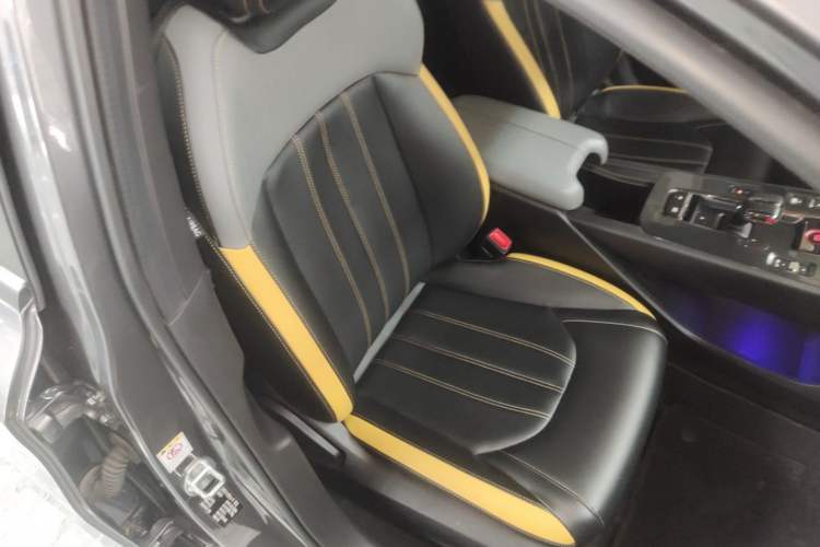 Used GAC Trumpchi EMPOW 2021 270T DCT J15 Version Right Front Seat