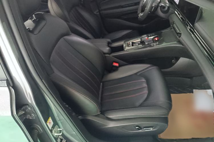 Used GAC Trumpchi EMPOW 2021 270T DCT J16 Version Right Front Seat