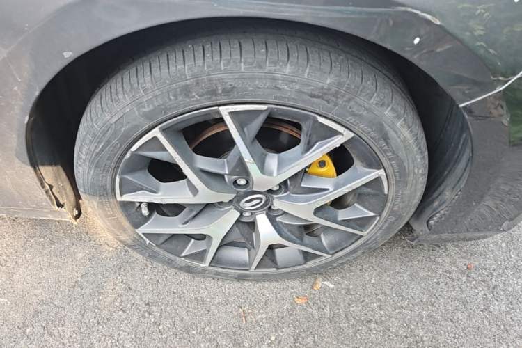 Used GAC Trumpchi EMPOW 2021 270T DCT J15 Version Right Front Wheel Hub