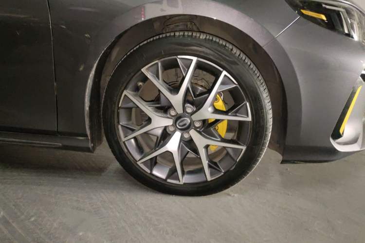 Used GAC Trumpchi EMPOW 2021 270T DCT J16 Version Right Front Wheel Hub