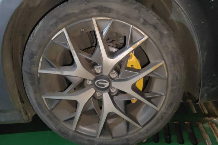 Used GAC Trumpchi EMPOW 2021 270T DCT J16 Version Right Front Wheel Hub