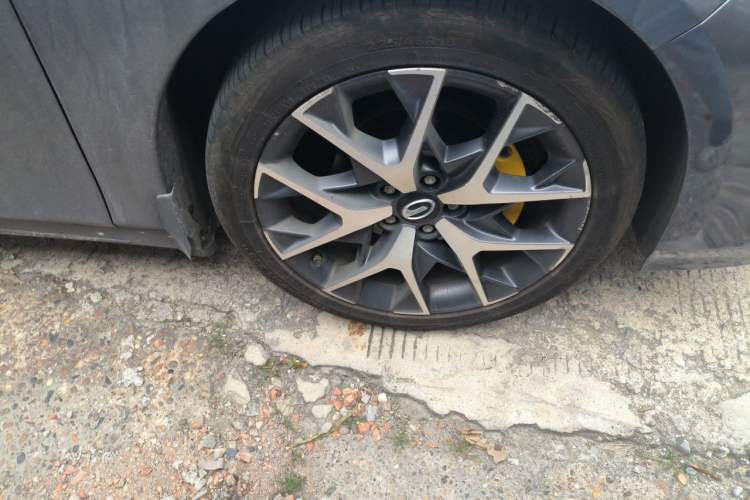 Used GAC Trumpchi EMPOW 2021 270T DCT J15 Version Right Front Wheel Hub