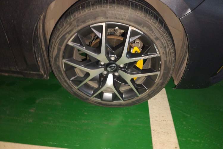 Used GAC Trumpchi EMPOW 2021 270T DCT J15 Version Right Front Wheel Hub