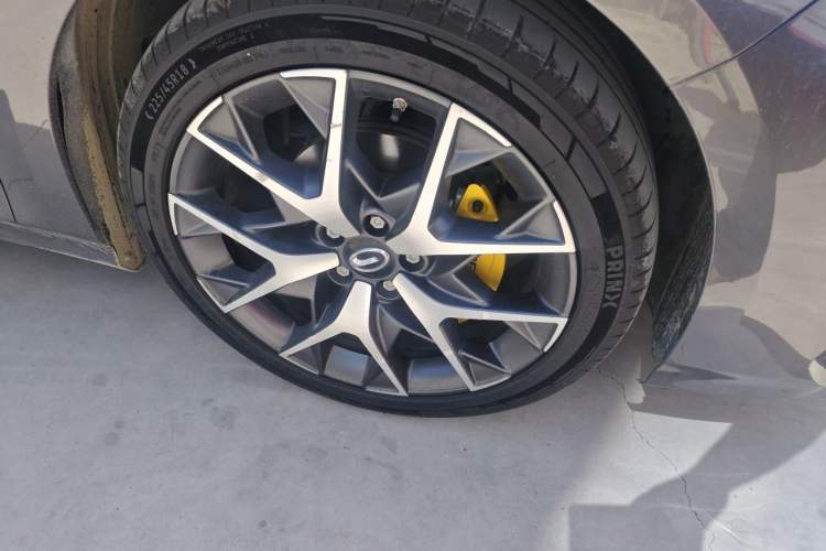 Used GAC Trumpchi EMPOW 2021 270T DCT J16 Version Right Front Wheel Hub