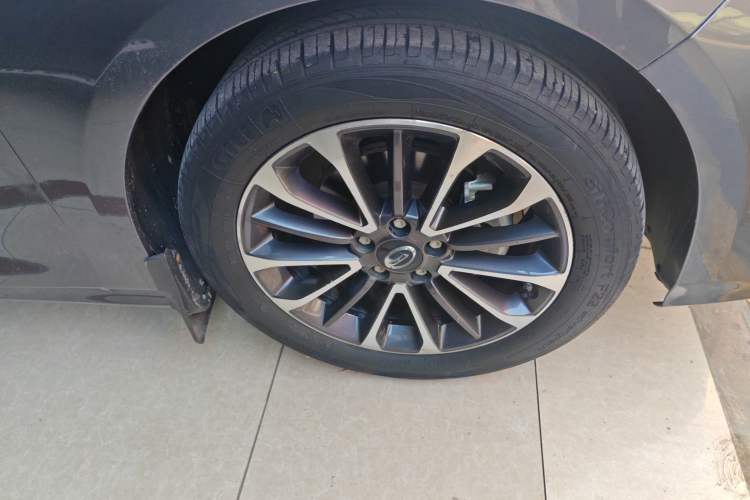 Used GAC Trumpchi EMPOW 2021 270T DCT J11 Version Right Front Wheel Hub