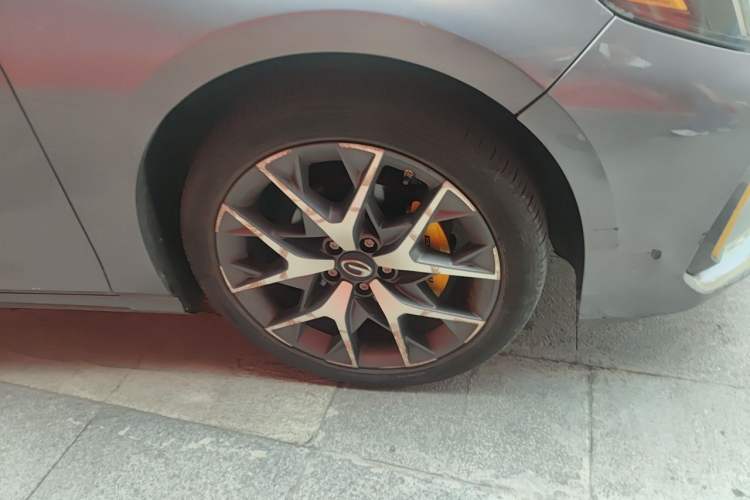 Used GAC Trumpchi EMPOW 2021 270T DCT J15 Version Right Front Wheel Hub
