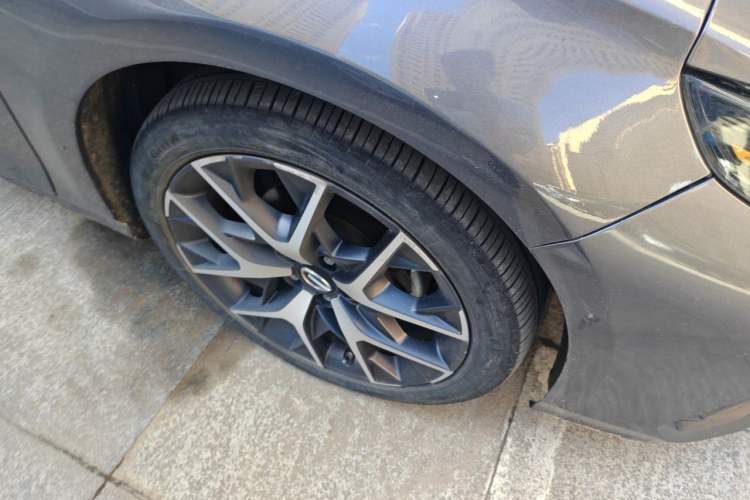 Used GAC Trumpchi EMPOW 2021 270T DCT J16 Version Right Front Wheel Hub