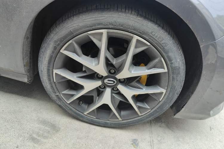 Used GAC Trumpchi EMPOW 2021 270T DCT J16 Version Right Front Wheel Hub