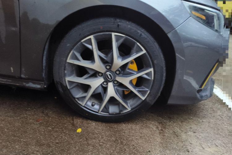 Used GAC Trumpchi EMPOW 2021 270T DCT J16 Version Right Front Wheel Hub