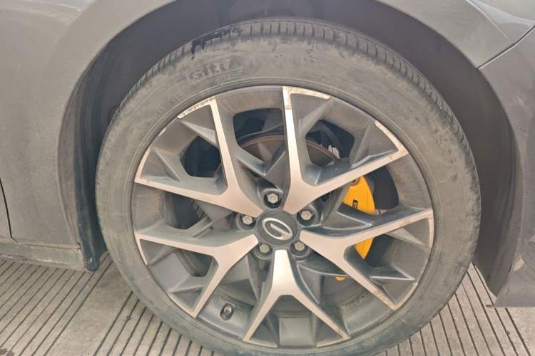 Used GAC Trumpchi EMPOW 2021 270T DCT J16 Version Right Front Wheel Hub
