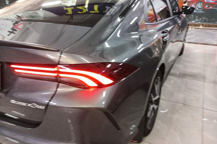 Used GAC Trumpchi EMPOW 2021 270T DCT J16 Version Right Rear Taillight