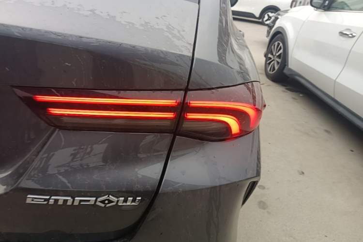 Used GAC Trumpchi EMPOW 2021 270T DCT J15 Version Right Rear Taillight