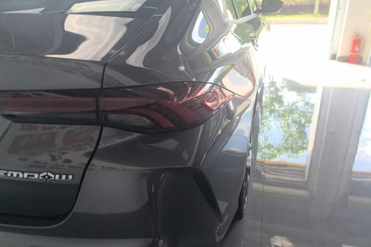 Used GAC Trumpchi EMPOW 2021 270T DCT J15 Version Right Rear Taillight