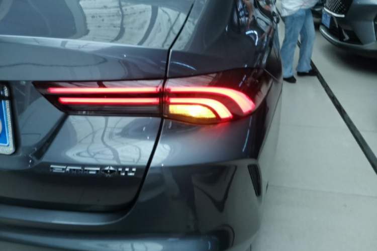 Used GAC Trumpchi EMPOW 2021 270T DCT J16 Version Right Rear Taillight