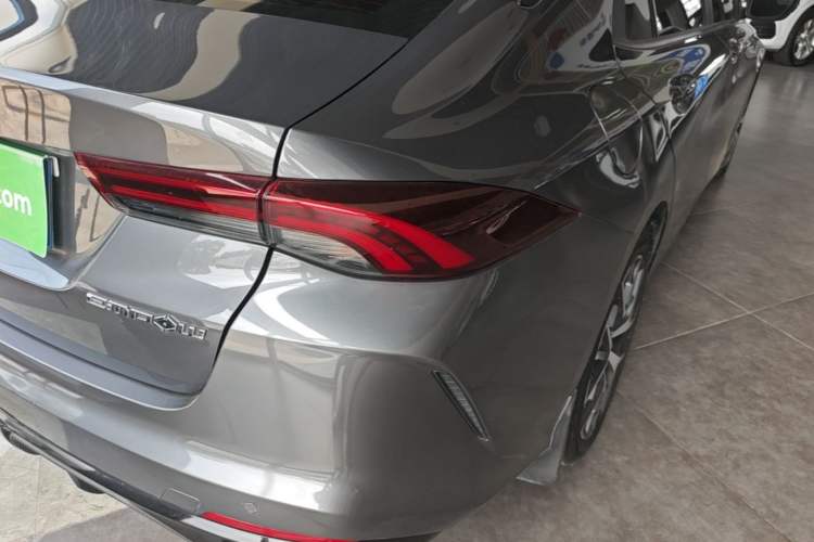 Used GAC Trumpchi EMPOW 2021 270T DCT J15 Version Right Rear Taillight