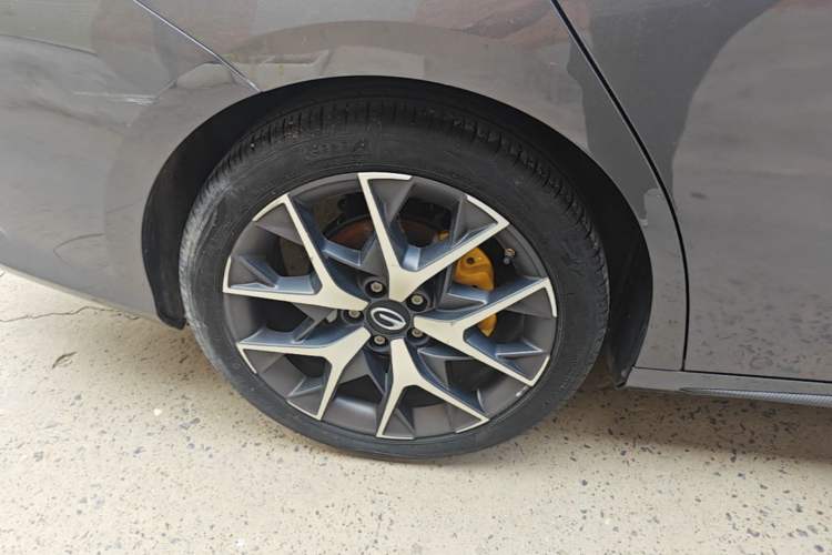Used GAC Trumpchi EMPOW 2021 270T DCT J15 Version Right Rear Wheel Hub