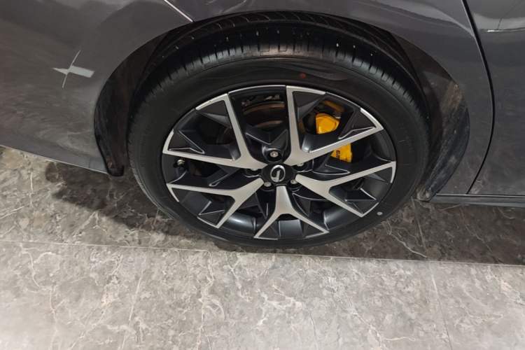 Used GAC Trumpchi EMPOW 2021 270T DCT J16 Version Right Rear Wheel Hub