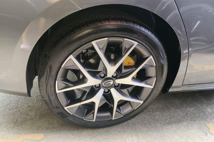 Used GAC Trumpchi EMPOW 2021 270T DCT J15 Version Right Rear Wheel Hub