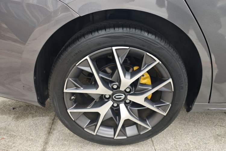 Used GAC Trumpchi EMPOW 2021 270T DCT J15 Version Right Rear Wheel Hub