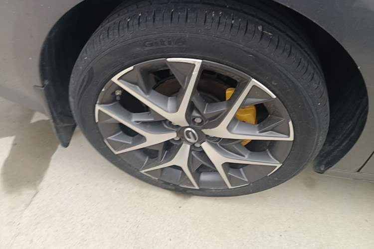Used GAC Trumpchi EMPOW 2021 270T DCT J15 Version Right Rear Wheel Hub