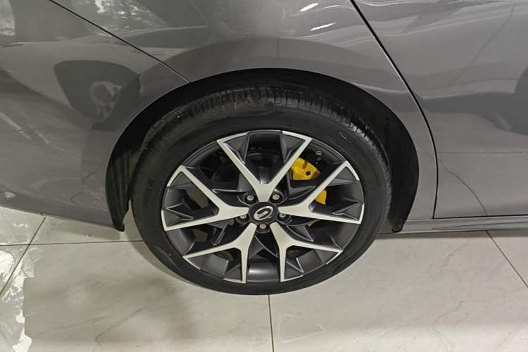 Used GAC Trumpchi EMPOW 2021 270T DCT J15 Version Right Rear Wheel Hub