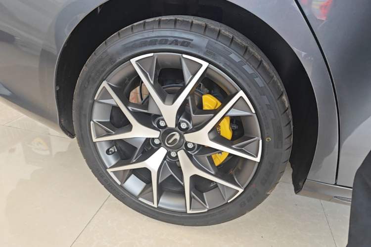 Used GAC Trumpchi EMPOW 2021 270T DCT J15 Version Right Rear Wheel Hub