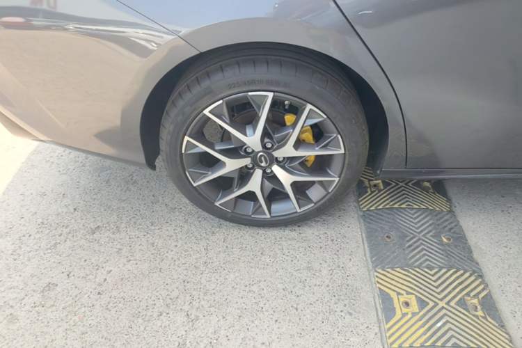 Used GAC Trumpchi EMPOW 2021 270T DCT J15 Version Right Rear Wheel Hub