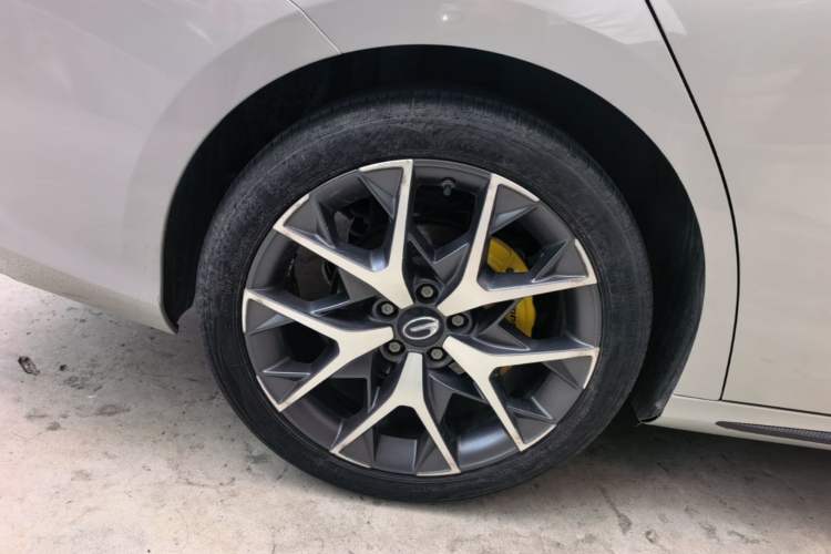 Used GAC Trumpchi EMPOW 2021 270T DCT J16 Version Right Rear Wheel Hub